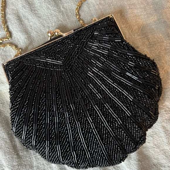 Vintage Black Beaded Clamshell evening bag with snake chain strap. EUC - Picture 2 of 10